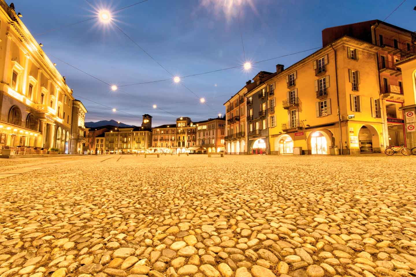 Bulb Einstellung bei Langzeitaufnahmen - Piazza Grande Locarno